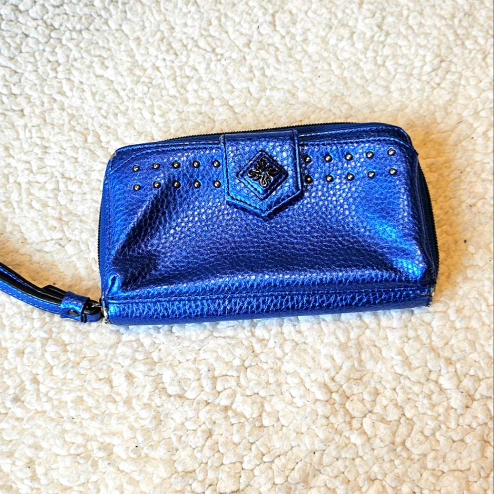 Simply Vera - Vera Wang electric blue wristlet/wallet